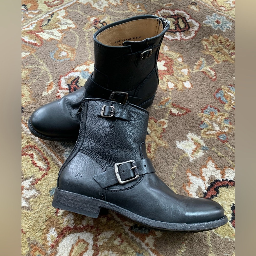 Frye Tyler Engineer black booties Women’s 8.5